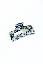 Load image into Gallery viewer, Xxl Dreamy Claw Clip Black Marble Clawclips