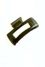 Load image into Gallery viewer, Xxl Dreamy Claw Clip Fern Clawclips