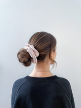 Load image into Gallery viewer, Pearl Dreamy Scrunchie