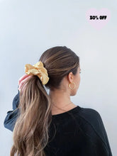 Charger l'image dans la galerie, Hair Scrunchie