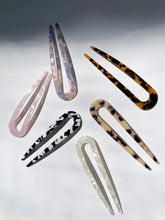 Load image into Gallery viewer, Dreamy Hair Fork Clawclips