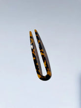 Load image into Gallery viewer, Dreamy Hair Fork Dark Tortoise Clawclips