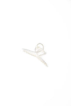 Load image into Gallery viewer, Tr X Bethany Twist Claw Clip Silver Solid Clawclips
