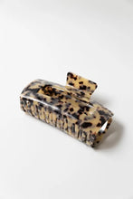 Charger l'image dans la galerie, 3XL Dreamy Claw Clip Light Tortoise clawclips
