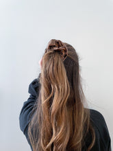 Charger l&#39;image dans la galerie, Dreamy Scrunchie
