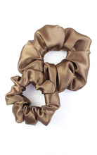 Charger l&#39;image dans la galerie, Bronze Dreamy Scrunchie by TR 1
