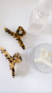 Dreamy Twist Claw Clip Dark Tortoise Clawclips