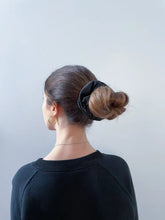 Charger l'image dans la galerie, Dreamy Hair Scrunchie By TR
