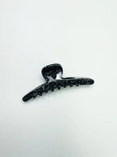 Load image into Gallery viewer, Large Dreamy Twist Claw Clip Onyx Clawclips
