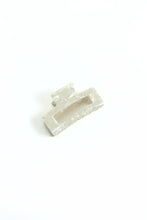 Load image into Gallery viewer, Large Dreamy Claw Clip Pearl Clawclips

