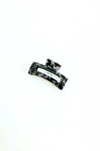 Load image into Gallery viewer, Medium Dreamy Claw Clip Onyx Clawclips
