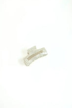 Load image into Gallery viewer, Medium Dreamy Claw Clip Pearl Clawclips
