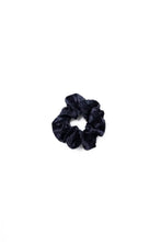 Charger l&#39;image dans la galerie, Midnight Blue Velvet Dreamy Scrunchie By Tr Scrunchies
