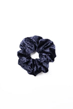 Charger l&#39;image dans la galerie, Midnight Blue Velvet Dreamy Scrunchie By Tr Scrunchies
