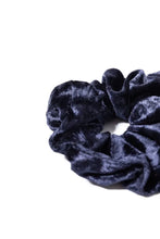 Charger l'image dans la galerie, Midnight Blue Velvet Dreamy Scrunchie By Tr Scrunchies
