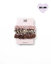 Charger l'image dans la galerie, Mini Silk Scrunchie Trio By Tr ($30 Value) Leopard Scrunchies
