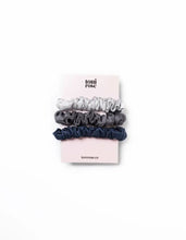 Charger l'image dans la galerie, Mini Silk Scrunchie Trio By Tr ($30 Value) Midnight Scrunchies
