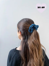 Charger l'image dans la galerie, Paradise Blue Dreamy Scrunchie by TR
