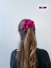 Charger l'image dans la galerie, Pink Punch Dreamy Scrunchie By Tr Scrunchies
