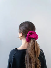 Charger l&#39;image dans la galerie, Pink Punch Dreamy Scrunchie By Tr Scrunchies

