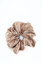 Charger l'image dans la galerie, Smoky Quartz Dreamy Scrunchie By Tr Scrunchies
