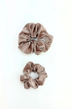 Charger l'image dans la galerie, Smoky Quartz Dreamy Scrunchie By Tr Scrunchies
