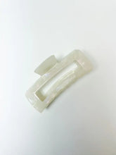 Charger l&#39;image dans la galerie, Xl Dreamy Claw Clip Opal Clawclips
