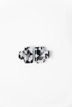Load image into Gallery viewer, XS Dreamy Claw Clip Black Marble clawclips
