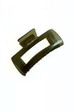 Load image into Gallery viewer, Xxl Dreamy Claw Clip Fern Clawclips
