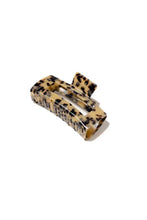 Load image into Gallery viewer, Xxl Dreamy Claw Clip Light Tortoise Clawclips
